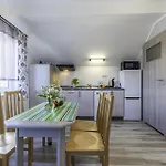 Frajda - 6-osobowe - Salon I Dwie Sypialnie Oraz Studia 4-osobowe - Z Aneksem Kuchennym 公寓 *