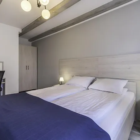 Frajda - 6-osobowe - Salon I Dwie Sypialnie Oraz Studia 4-osobowe - Z Aneksem Kuchennym *