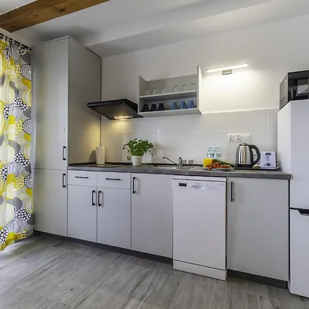 Frajda - 6-osobowe - Salon I Dwie Sypialnie Oraz Studia 4-osobowe - Z Aneksem Kuchennym