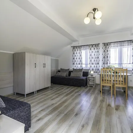 Frajda - 6-osobowe - Salon I Dwie Sypialnie Oraz Studia 4-osobowe - Z Aneksem Kuchennym *