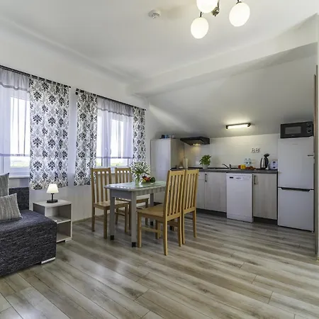Apartmán Frajda - 6-osobowe - Salon I Dwie Sypialnie Oraz Studia 4-osobowe - Z Aneksem Kuchennym