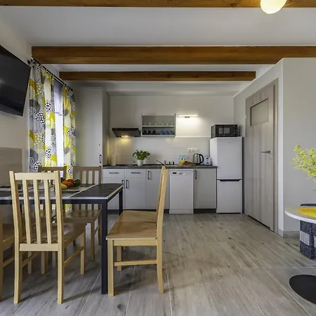 Frajda - 6-osobowe - Salon I Dwie Sypialnie Oraz Studia 4-osobowe - Z Aneksem Kuchennym Apartmán *